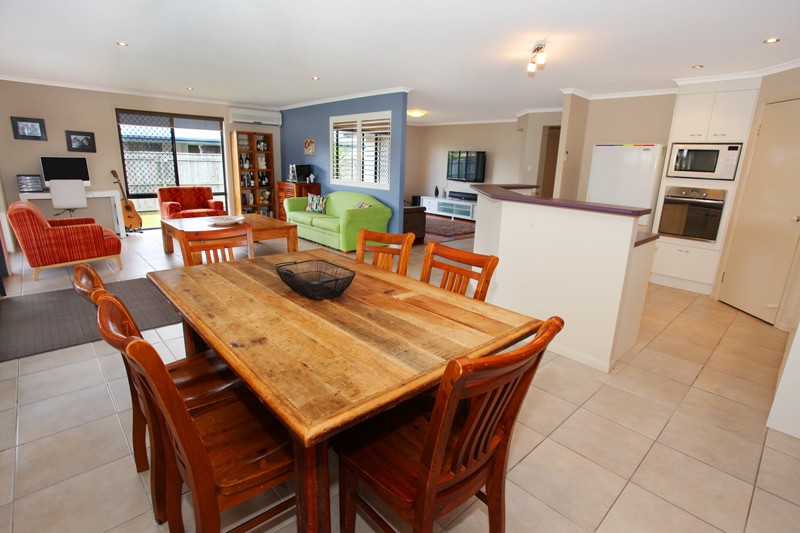 8 Regal Crescent, SIPPY DOWNS, QLD 4556