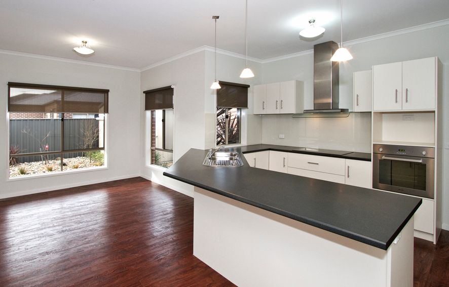 16 Callaway Crescent, MERNDA, VIC 3754