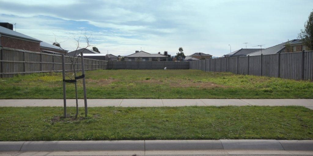 17 Greendale Boulevard, PAKENHAM, VIC 3810