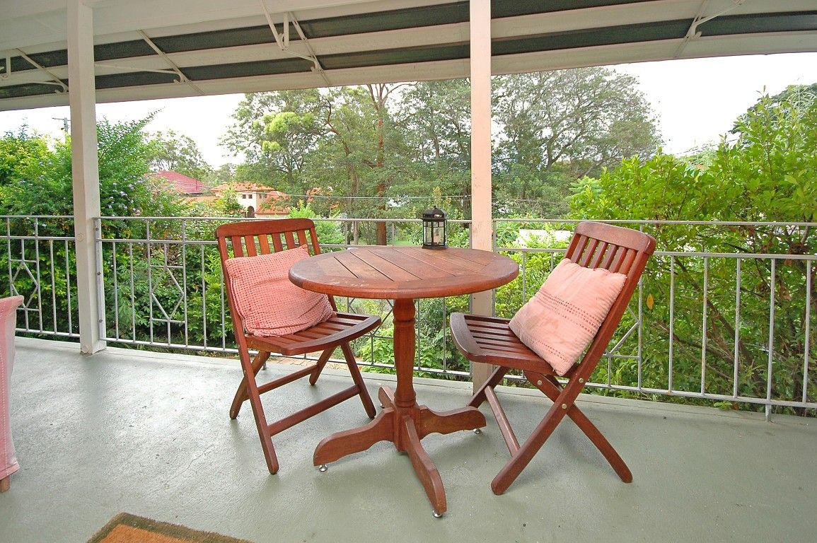 8 Gill Street, HOLLAND PARK, QLD 4121