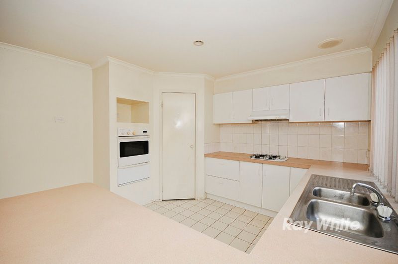 10 Meridian Parade, WANTIRNA SOUTH, VIC 3152