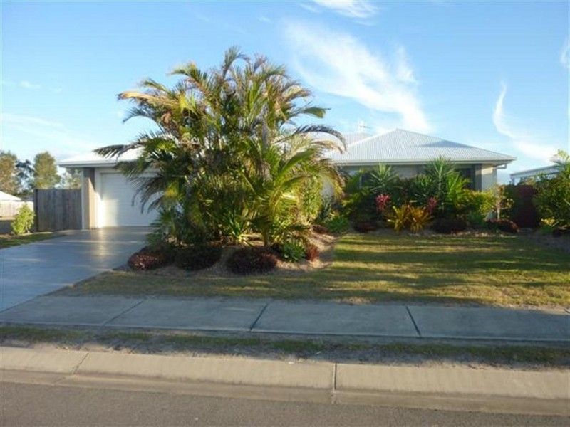 61 Northshore Avenue, TOOGOOM, QLD 4655