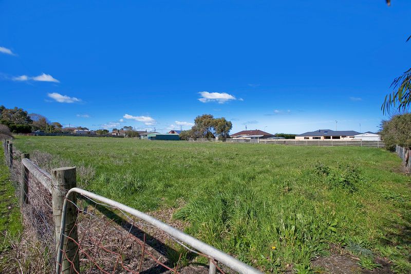20 Ians Road, WARRNAMBOOL, VIC 3280