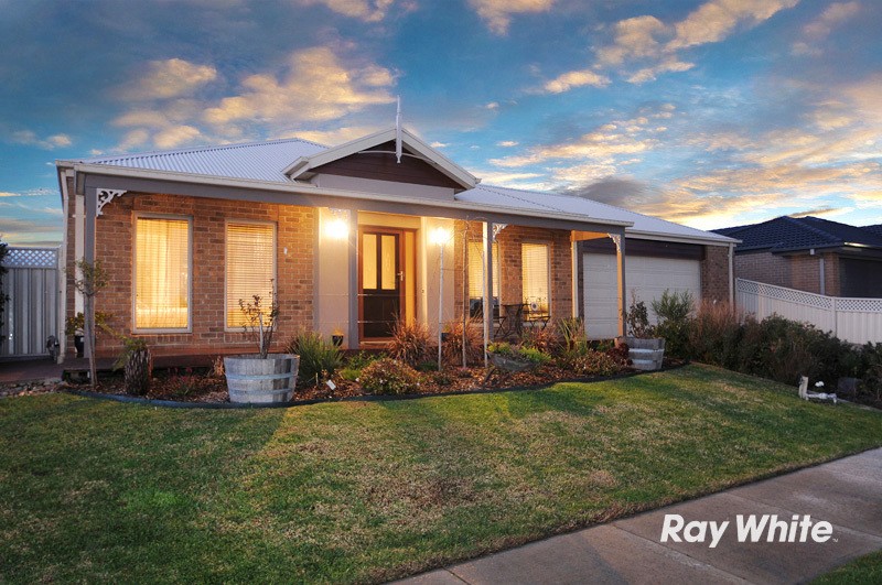 8 Kemsley Green, CRANBOURNE, VIC 3977