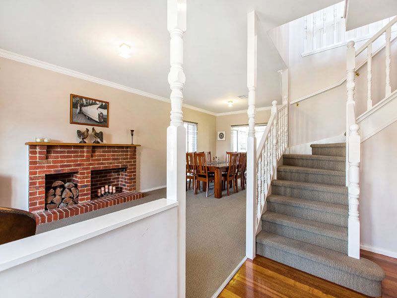 12 Blythe Court, DINGLEY VILLAGE, VIC 3172