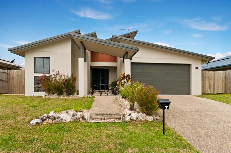 7 Mount Close, EDMONTON QLD 4869