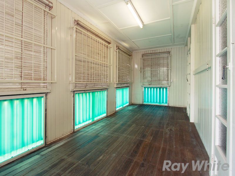 24 Campbell Terrace, WAVELL HEIGHTS, QLD 4012