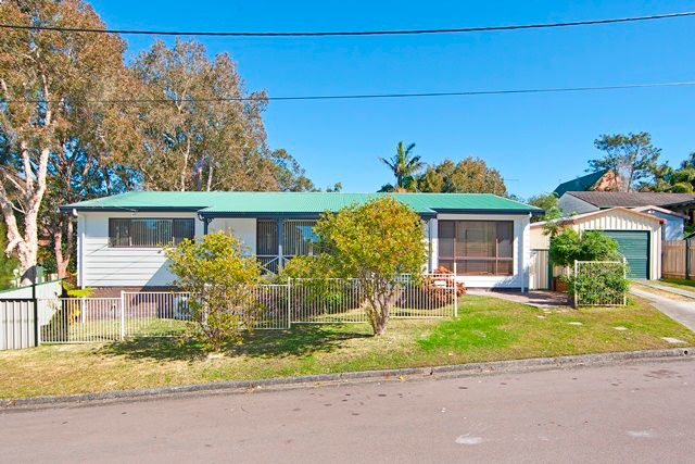 16 Rosemount Avenue, LAKE MUNMORAH NSW 2259
