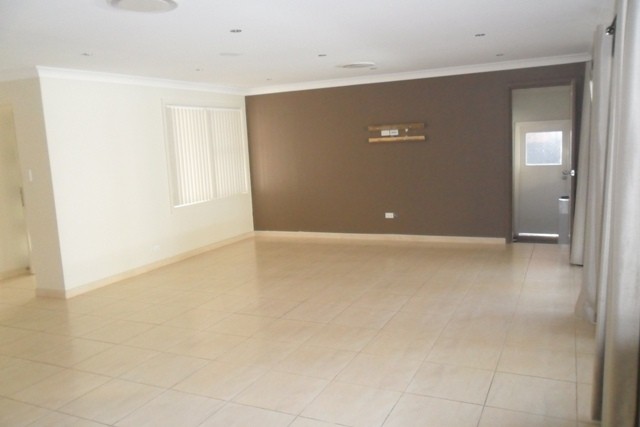 14 Triten Place, GREENFIELD PARK, NSW 2176