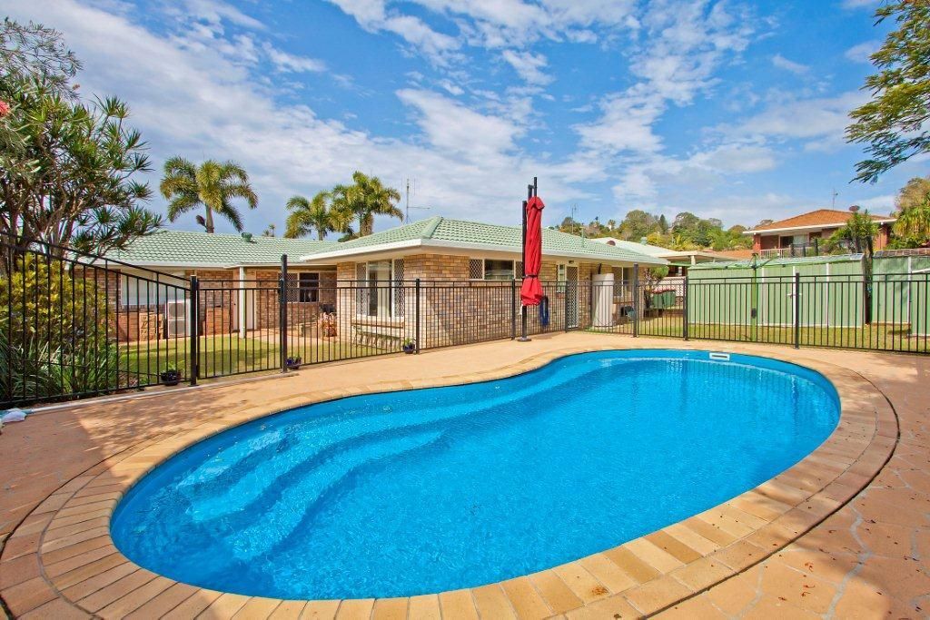 6 Kintyre Crescent, BANORA POINT NSW 2486