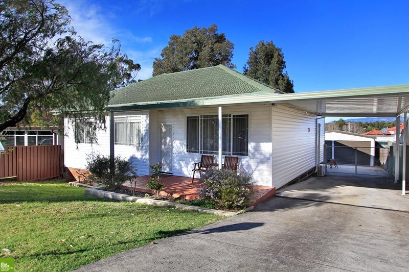 33 Gloucester Crescent, DAPTO NSW 2530