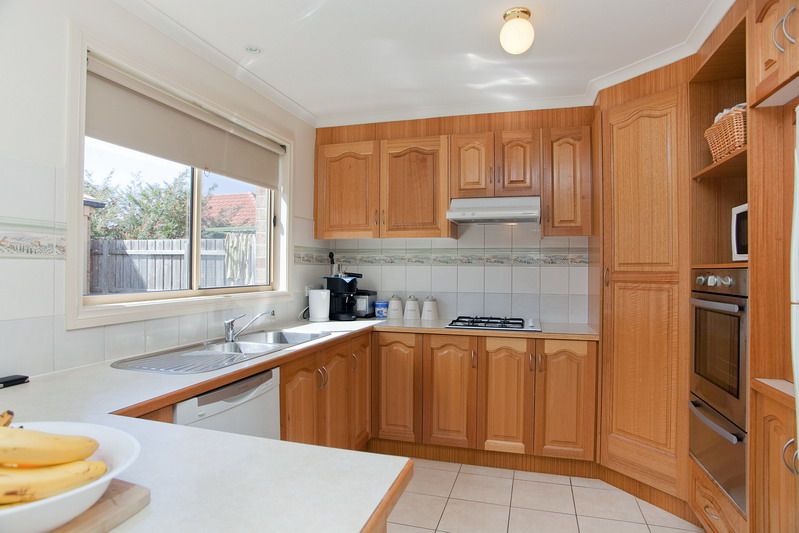 10 Elysee Avenue, SOUTH MORANG, VIC 3752