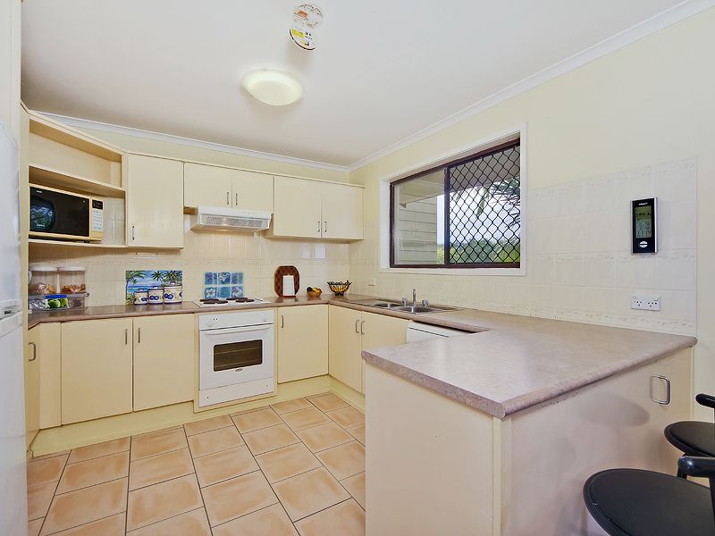9 Wilga Grove, ASHMORE, QLD 4214