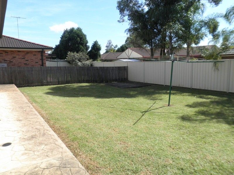 104 Sunflower Drive, CLAREMONT MEADOWS, NSW 2747