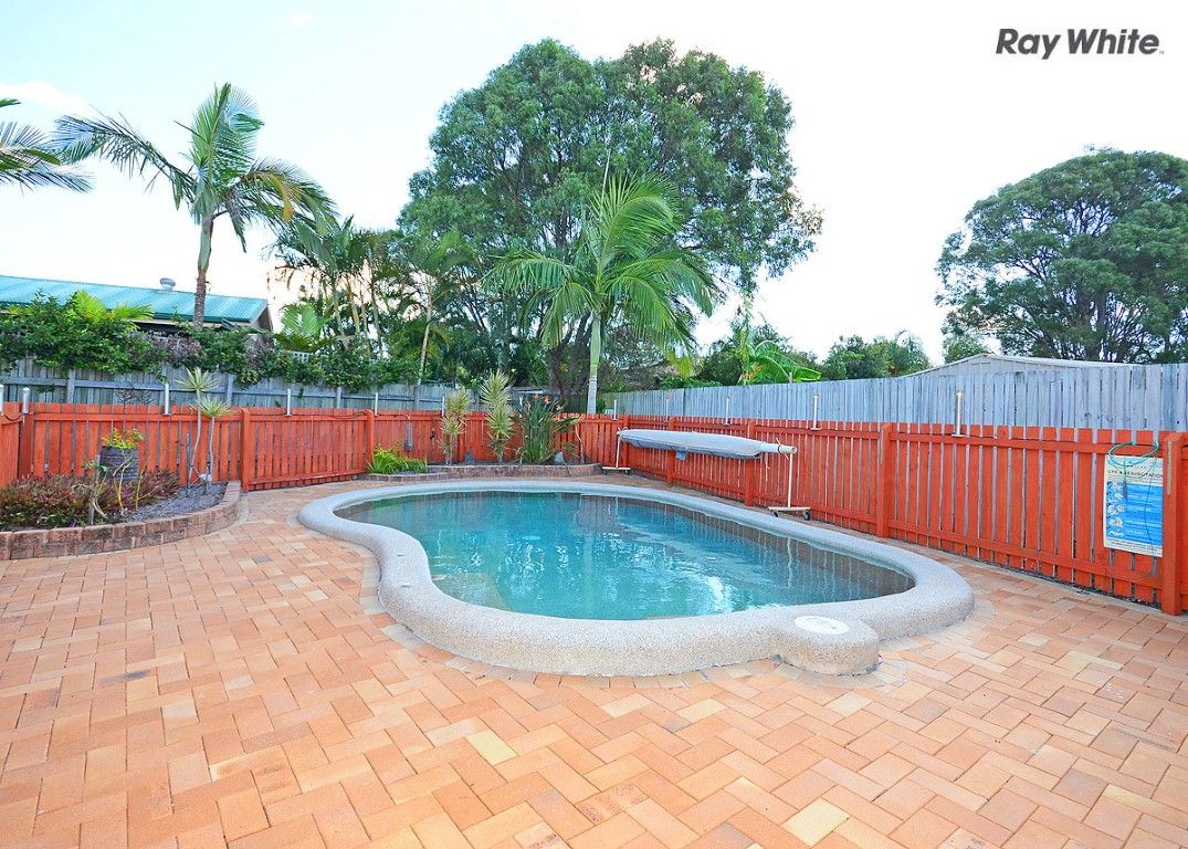 8 Shoreline Court, URANGAN, QLD 4655