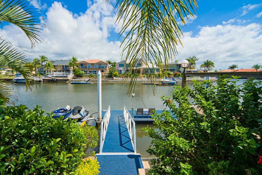 132 Morala Avenue, RUNAWAY BAY, QLD 4216