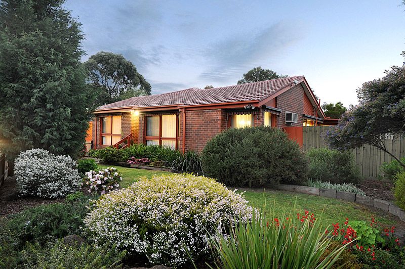 1 Cornelius Drive, WANTIRNA SOUTH, VIC 3152