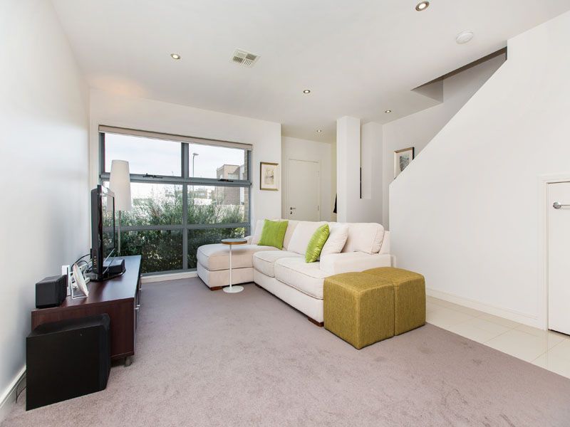 46 Dresden Drive, WATERWAYS, VIC 3195