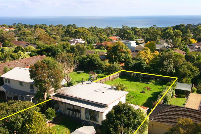 13 Sherwood Crescent, MOUNT MARTHA VIC 3934