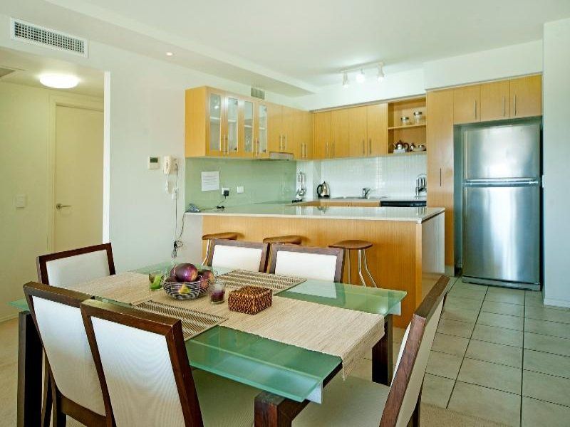 8433 Magnolia Drive East, HOPE ISLAND, QLD 4212