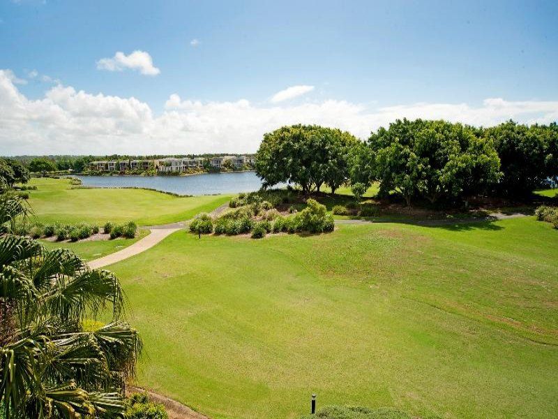 8433 Magnolia Drive East, HOPE ISLAND QLD 4212