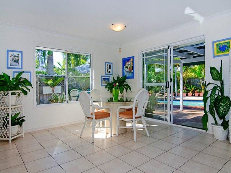 10 Glenwater Crescent, HELENSVALE, QLD 4212
