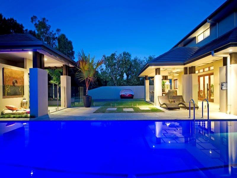 8216 Magnolia Drive West, HOPE ISLAND, QLD 4212