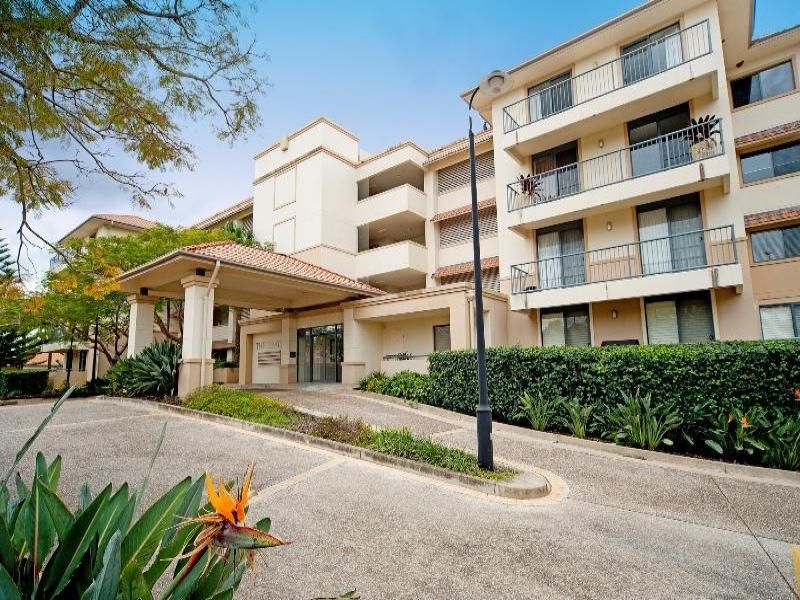 8407 Magnolia Drive East, HOPE ISLAND, QLD 4212
