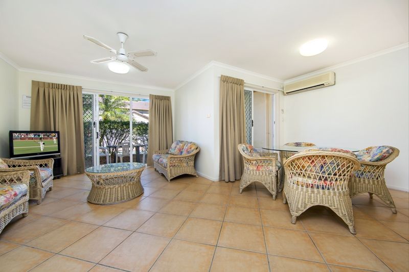 Unit 18 'Oaks Oasis' 2 Landsborough Parade, GOLDEN BEACH, QLD 4551