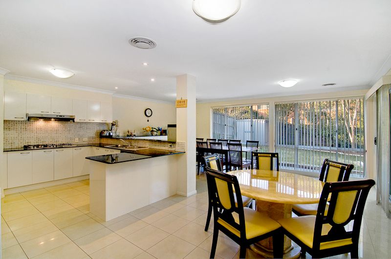 27 St Pauls Avenue, CASTLE HILL, NSW 2154