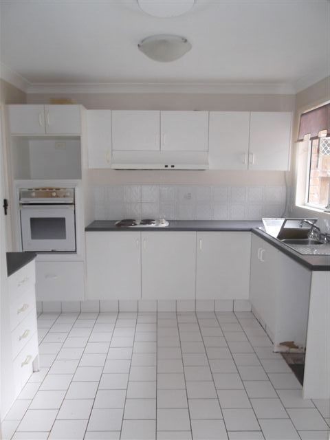 2/7  Clovelly Place, LABRADOR, QLD 4215