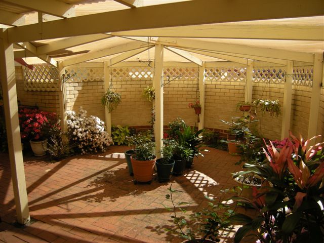 16 Heron Place, MADDINGTON WA 6109
