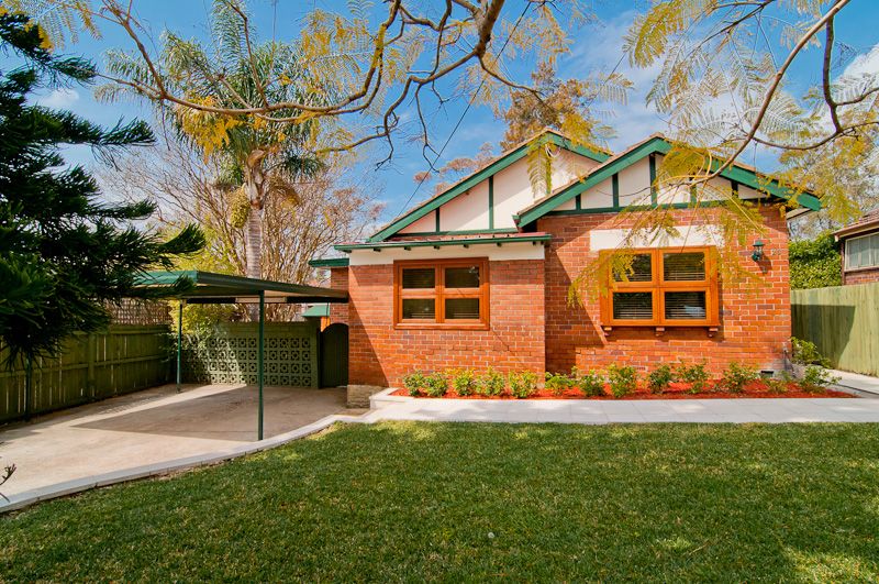 25 Lyndhurst Street, GLADESVILLE NSW 2111
