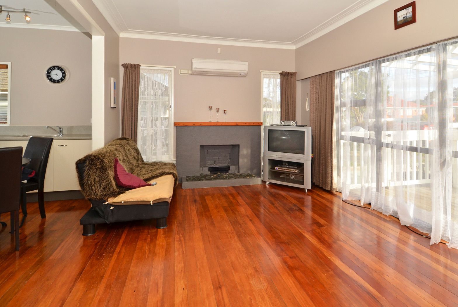 16 Gloucester Road, MANUREWA, Manukau City