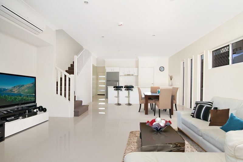 18 Palmer Street, GREENSLOPES, QLD 4120
