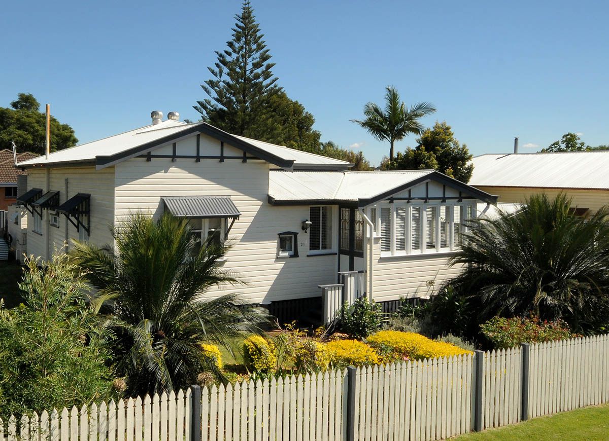 21 Second Avenue, HARRISTOWN QLD 4350