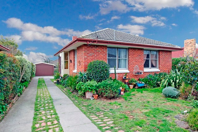 6 Gisborne Crescent, RESERVOIR, VIC 3073