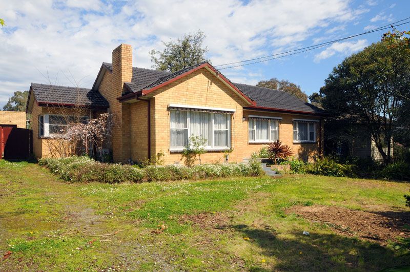 11 Westham Crescent, BAYSWATER VIC 3153