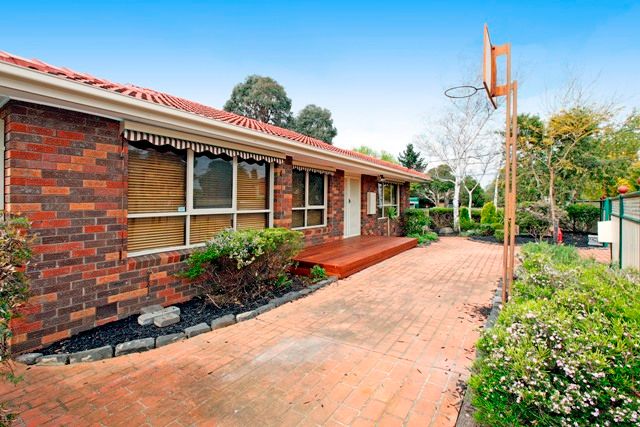 2 Marie Close, TULLAMARINE VIC 3043