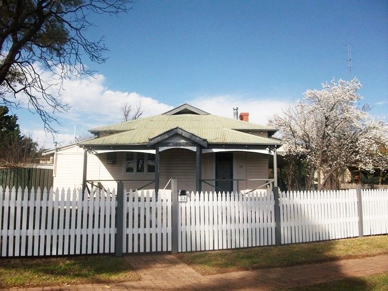 23 Melrose Street, CONDOBOLIN NSW 2877