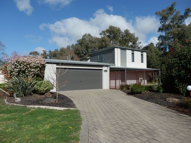70 Rutley Crescent, ECHUCA VIC 3564