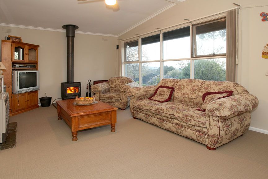 16 Clematis Avenue, FERNTREE GULLY, VIC 3156