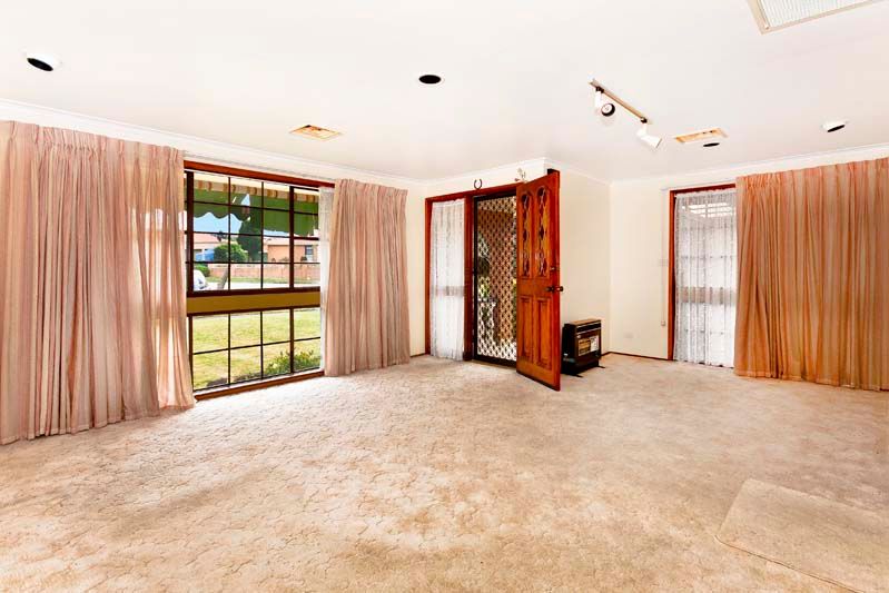14 Dandenong Close, BOSSLEY PARK, NSW 2176