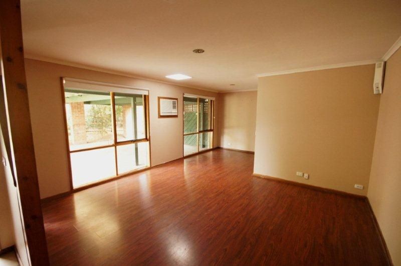 4 Gibb Court, PAKENHAM, VIC 3810