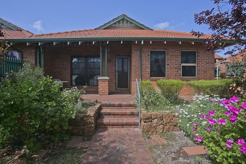 2/27 Central Road, KALAMUNDA, WA 6076