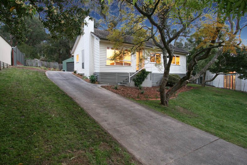 12 Leah Avenue, UPWEY VIC 3158
