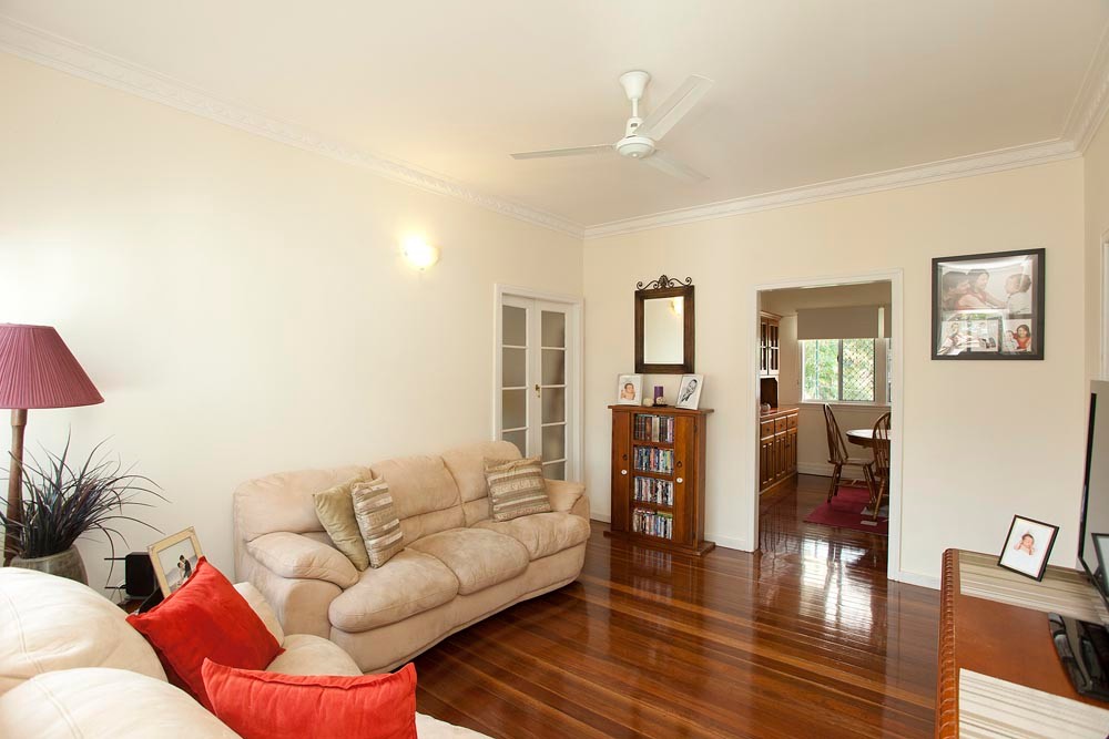 20 Iveagh Avenue, HOLLAND PARK WEST, QLD 4121