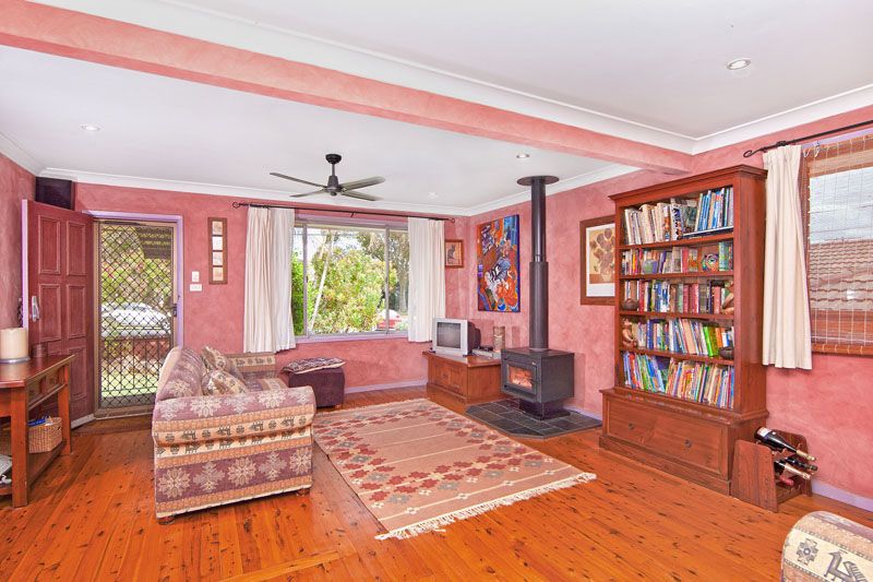 11 Alistair Avenue, FORRESTERS BEACH NSW 2260