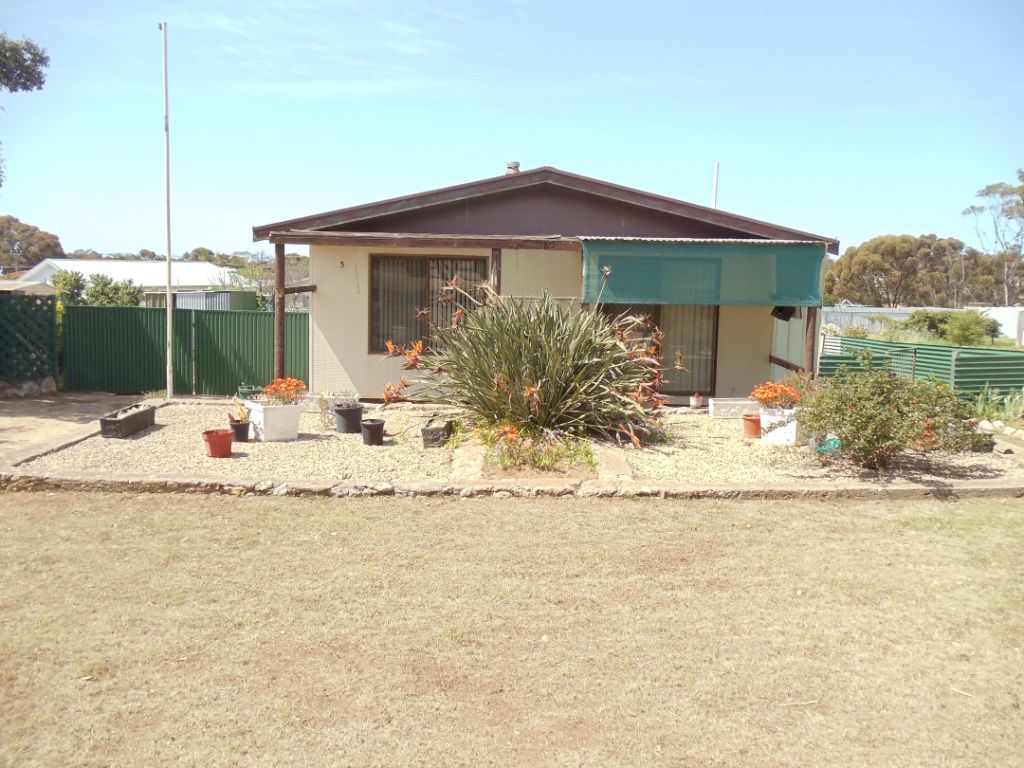 5 Main Coast Road, ARDROSSAN, SA 5571