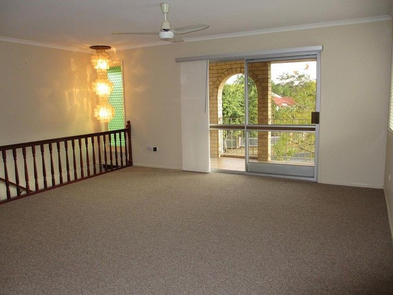 16 Fulton Street, WISHART, QLD 4122
